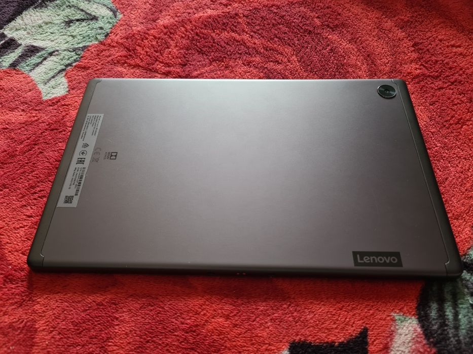 Большой планшет Lenovo TAB M10 FHD Plus. Состояние идеальное в коробке