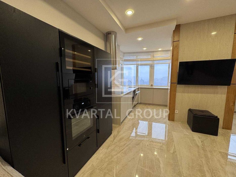 Продам 2к квартиру 96м2 з якісним ремонтом на Печерську!
