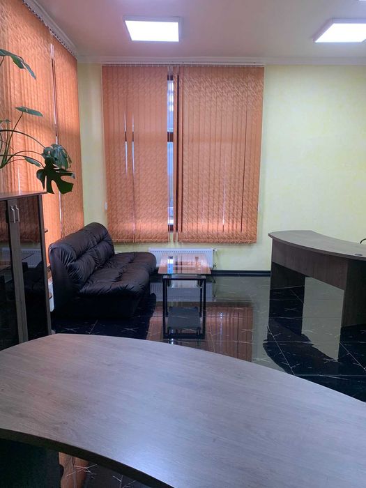 Сдам Офис 160 м2 на Греческой площади. 4 кабинета. С мебелью