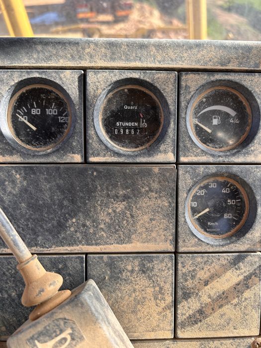 Motoniveladora O&K F106A