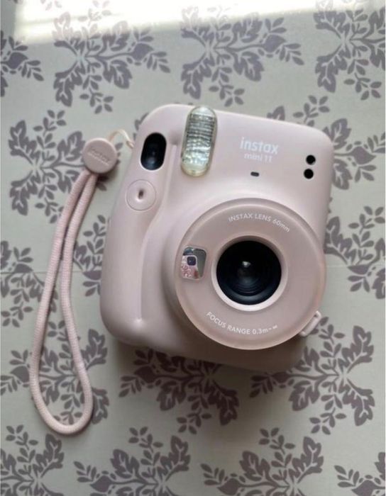 Фотоапарат Instax Mini 11