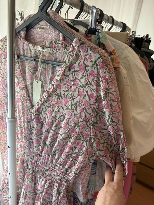 Lote de 50 peças de roupa nunca usada