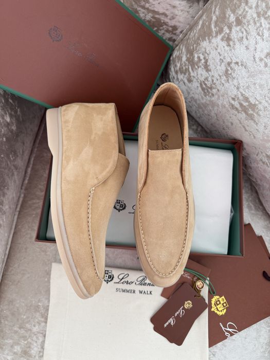 Замшеві жіночі високі лофери бежеві, сірі з кантом