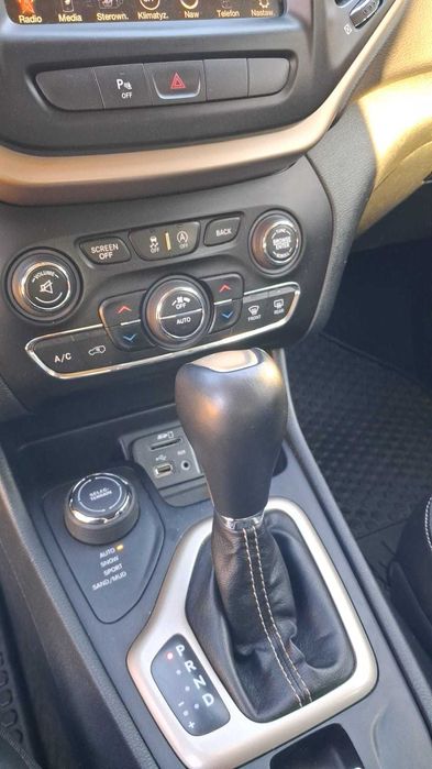 JEEP CHEROKE 4X4 2,0 D 2015R