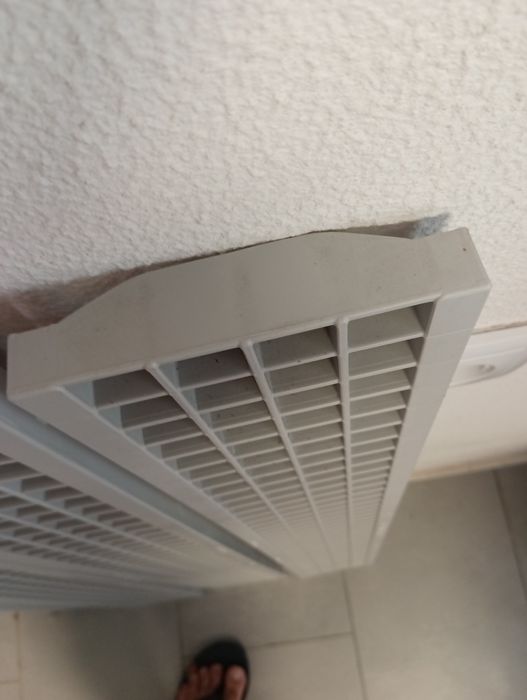 Caleira de chão (só os núcleos em PVC cinzento)