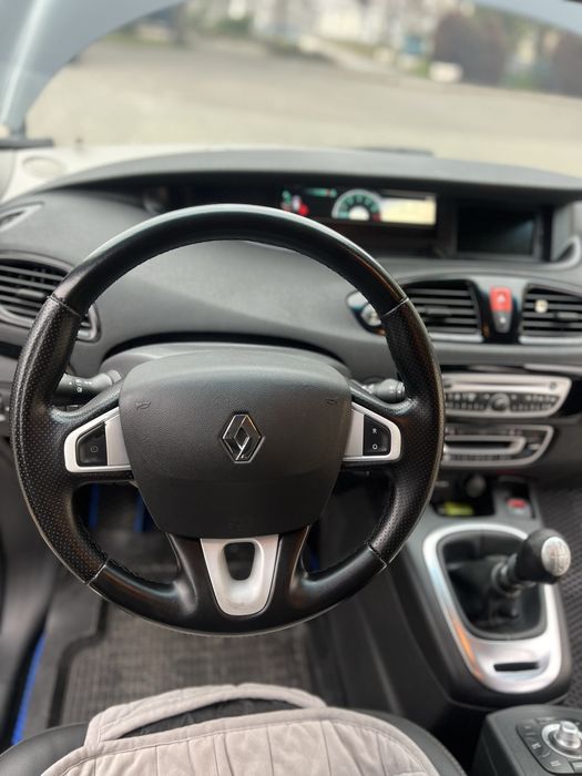 Продам Renault Grand Scenic