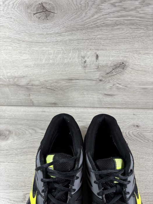 Mizuno Wave Phantom чоловічі кросівки 46 розмір