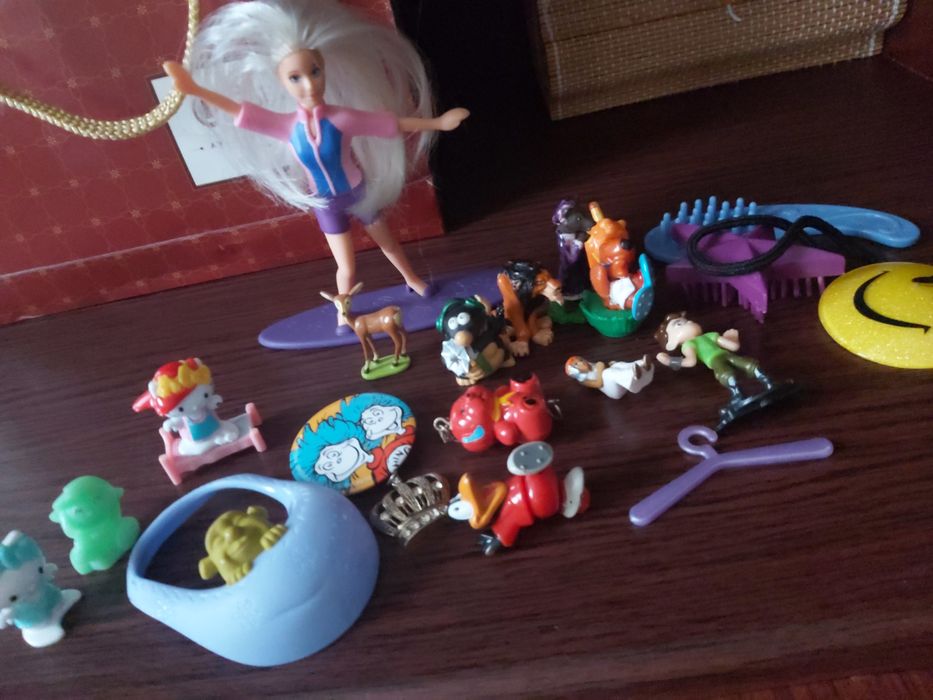 Продам набор игрушек киндер.
