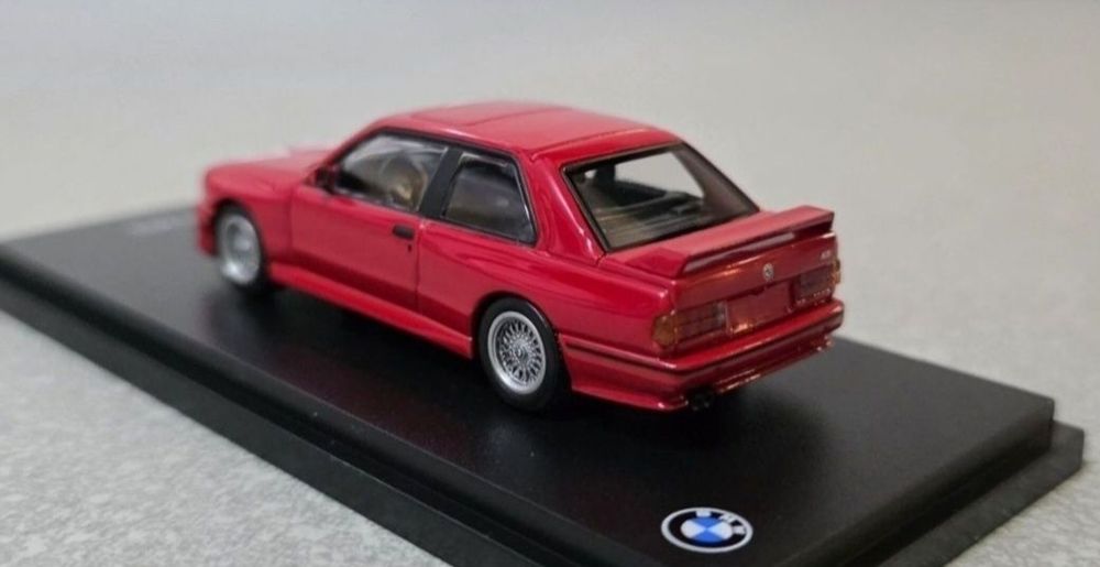 Miniatura 1:64 BMW E30 M3, oryginalna, nowa