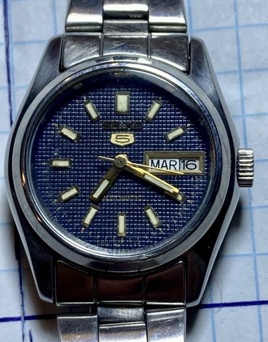Продам. Часы женские ,,SEIKO 5