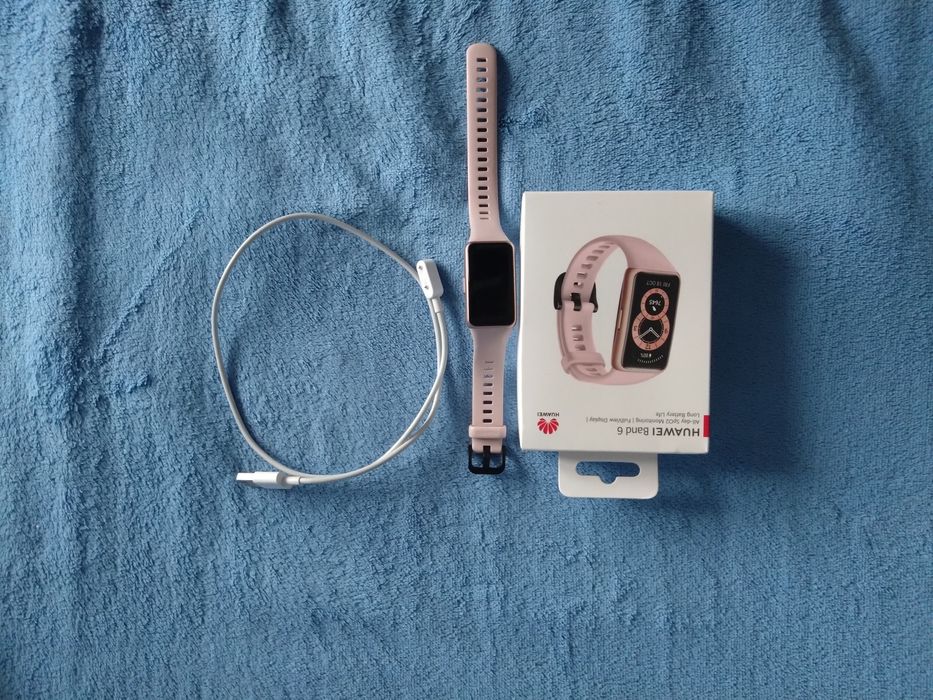 Huawei band 6 różowy