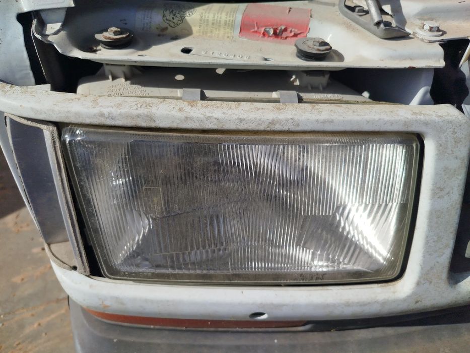 Ótica / farol direita RENAULT Trafic Chassis (PXX)