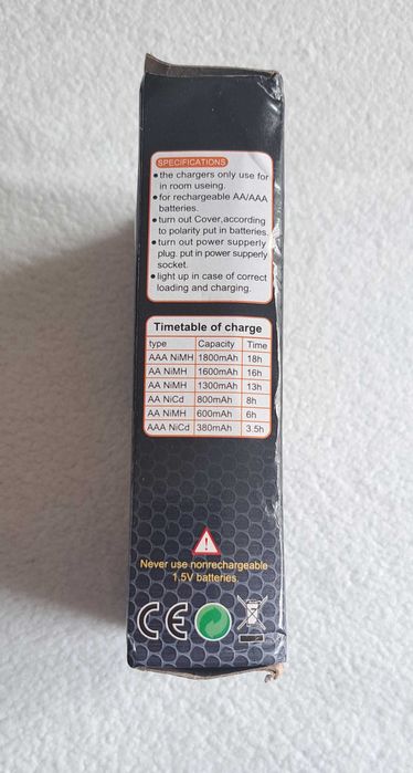 Carregador Rápido de Pilhas Recarregáveis + 4 Pilhas - Novo