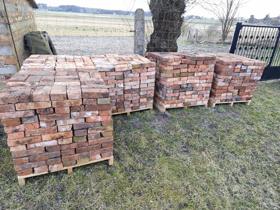 Cagła czerwona pełna.