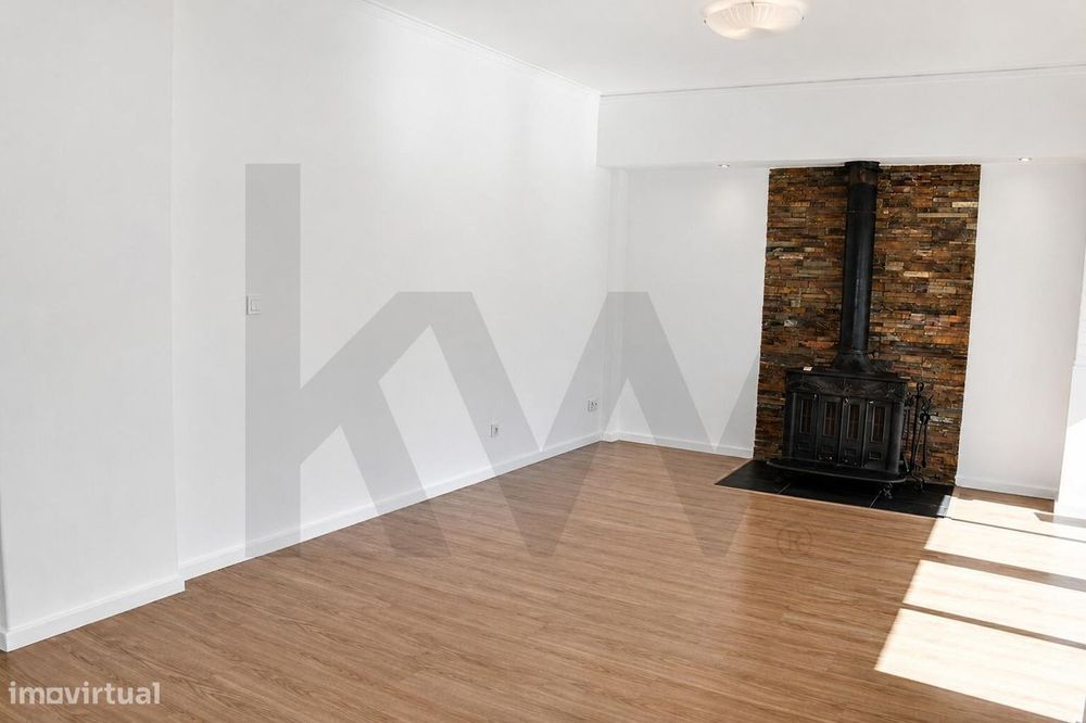 Lumiar | Apartamento T4 com boas áreas e vista desafogada.