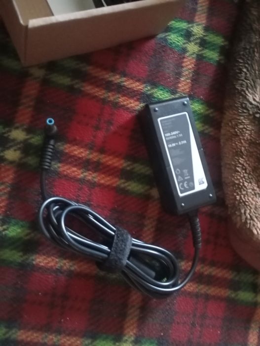 Sprzedam nową ładowarkę