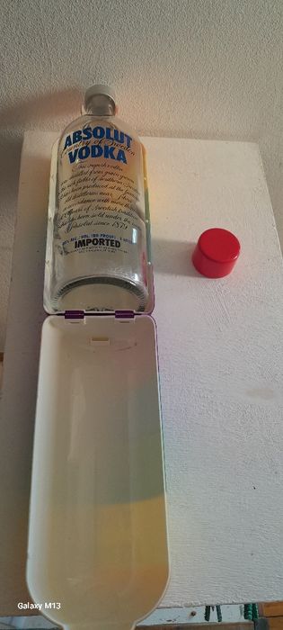 Caixa Absolut Vodca Limited edition