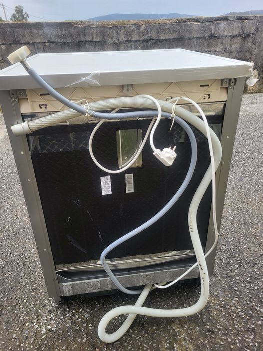 Máquinas de lavar loiça em INOX SEMI-NOVA com entrega