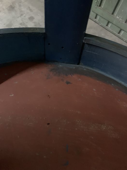 mesa de centro com gravuras orientais