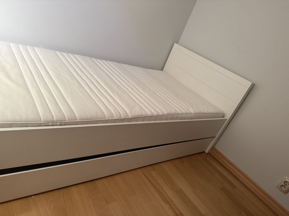 Łóżko białe 1/2 osobowe Z DWOMA MATERACAMI