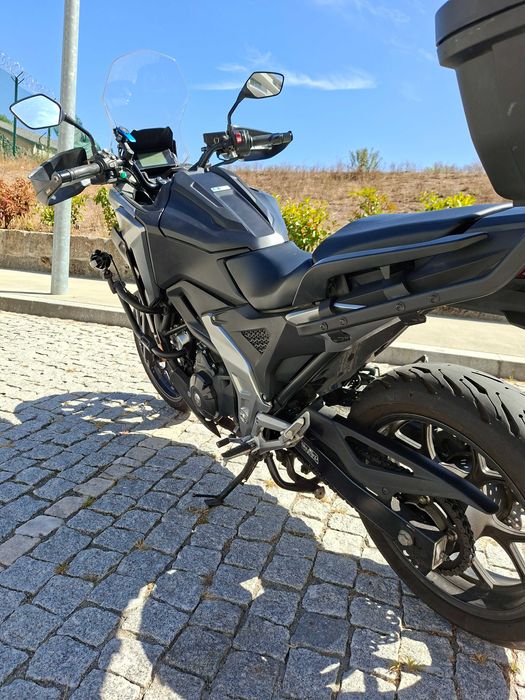 Honda NC750X 2022 - extras, pneus novos e revisão