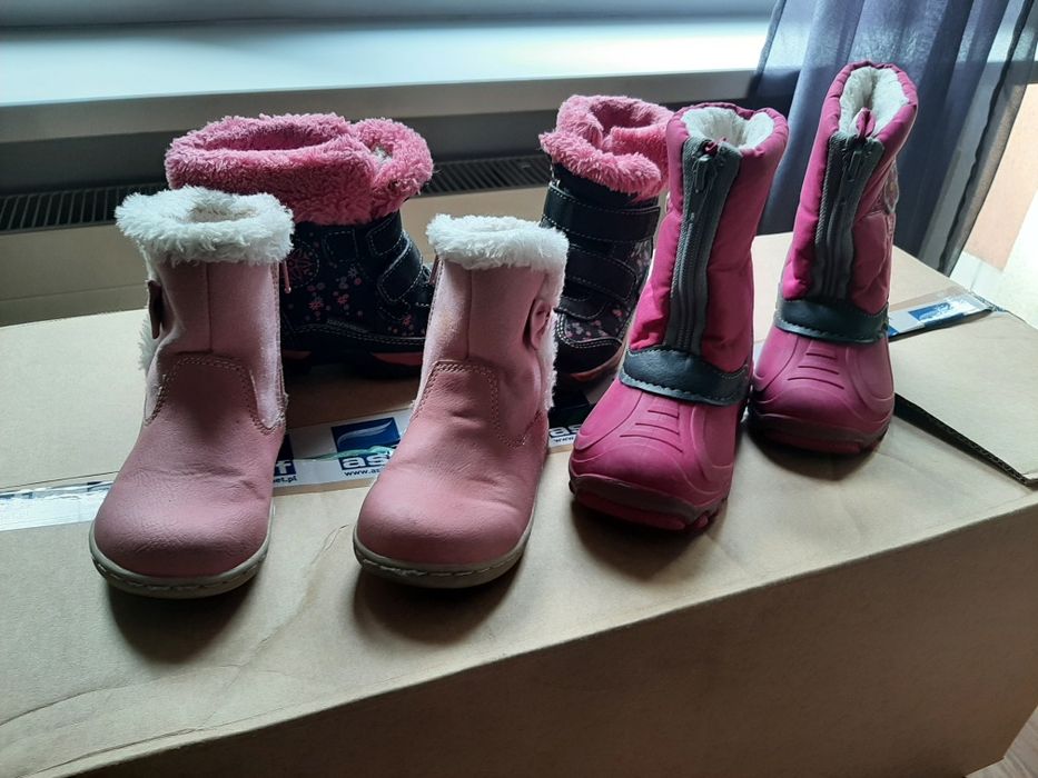 Buty zimowe,kozaki,śniegowce dla dziewczynki.Rozm.23,24,25.