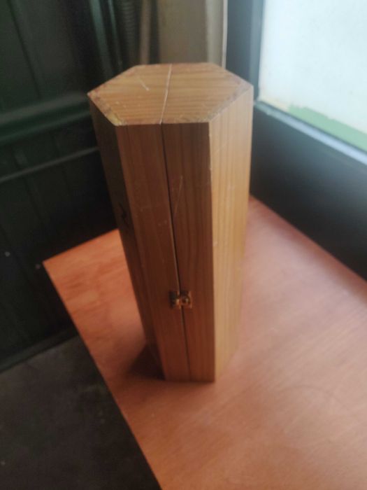 caixa de madeira de vinho para decoração