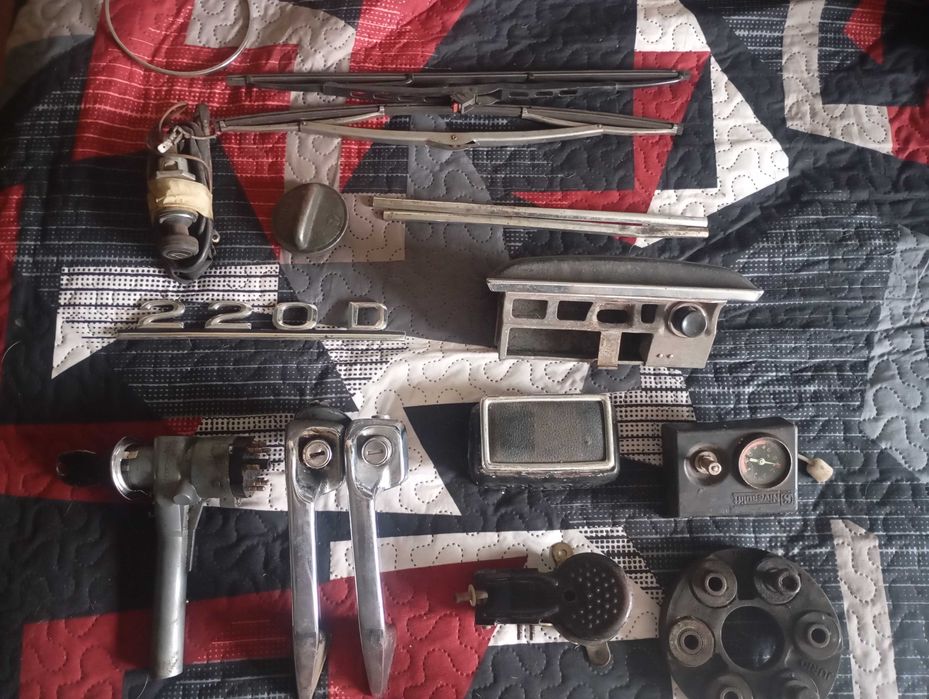 Lote Peças Mercedes 220D (W114/W115) - Ano 1972