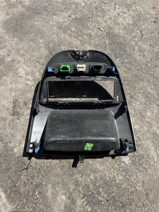Consola Central / Moldura Rádio - Citroën C1 / Peugeot 107 / Toyota Aygo