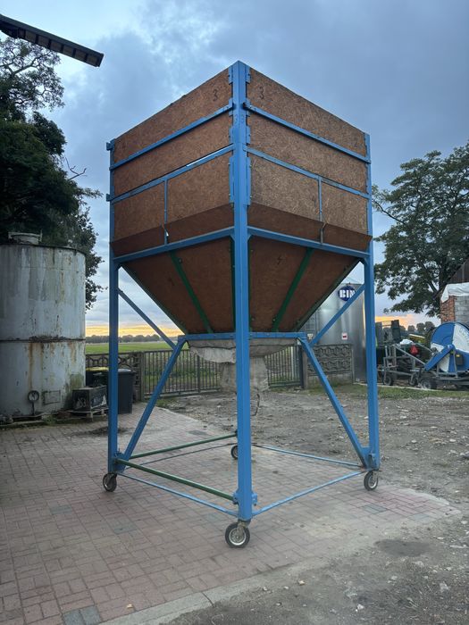 Kosz przyjeciowy zasypowy bunkier