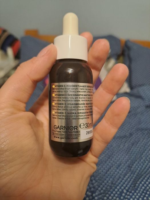 Garnier. Rozświetlające serum z witaminą C