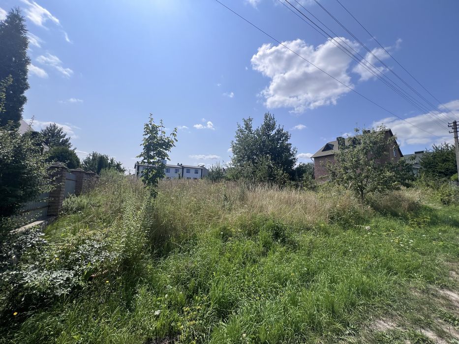 Продаж землі під житлову забудову в Підгородньому