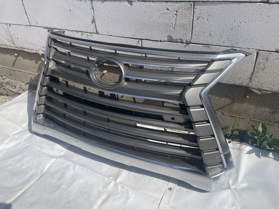 Решітка Lexus LX570 15-