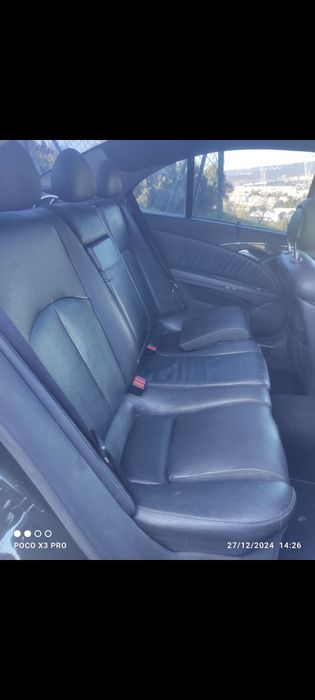 Mercedes-Benz E 320 — fotografia 8