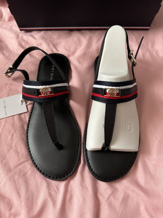 Skorzane sandałki Tommy Hilfiger r. 39