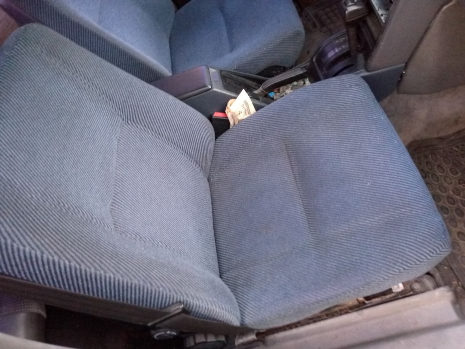 Дитяче сидіння в Вольво