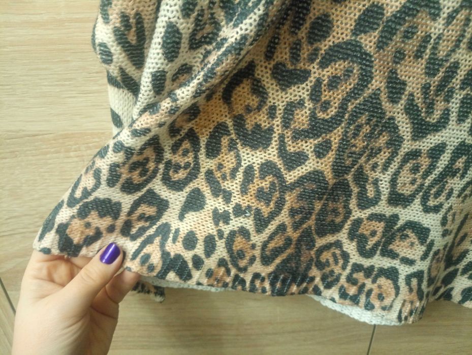 Sweterek w panterkę