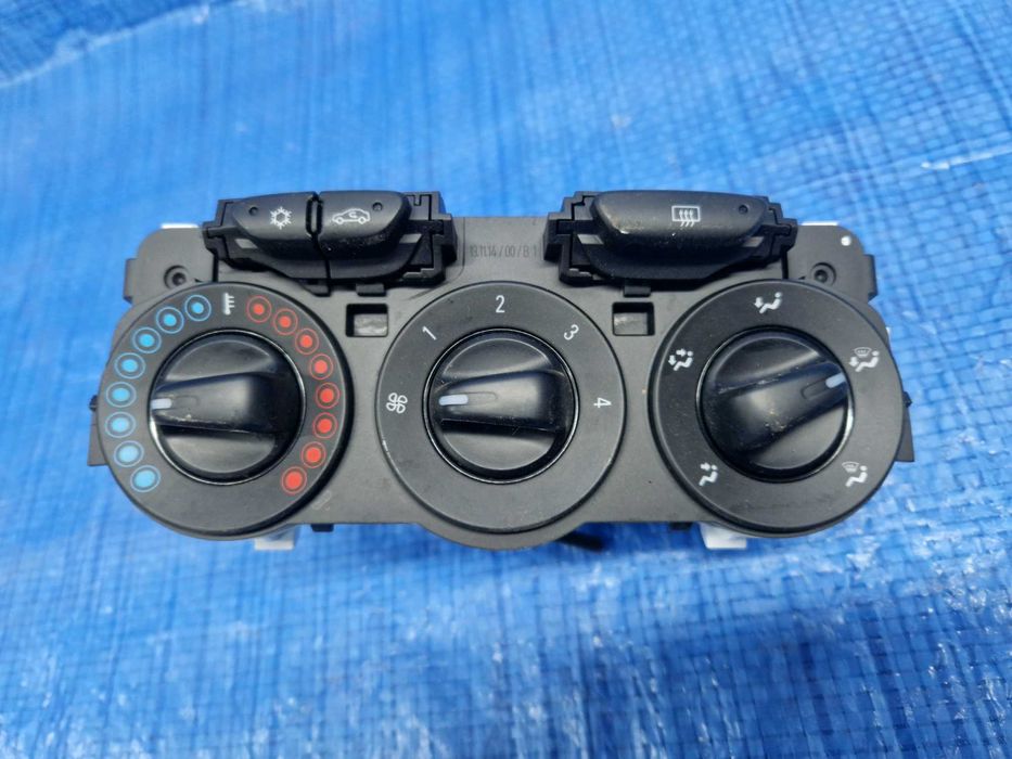 Opel Corsa E panel klimatyzacji