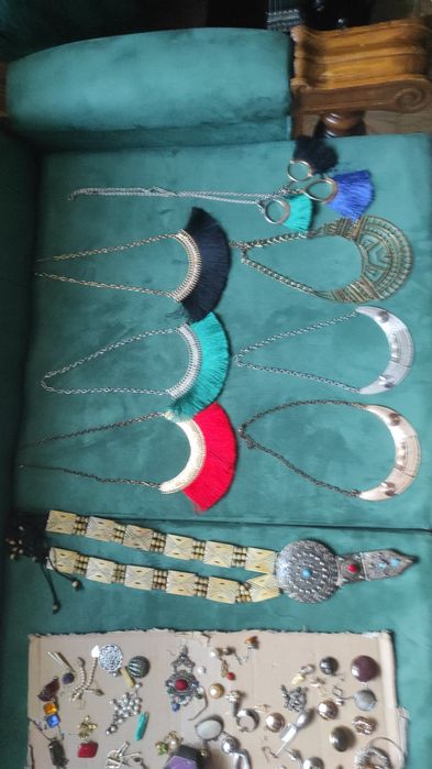 Бижутерия. Подвески, кольца, серьги