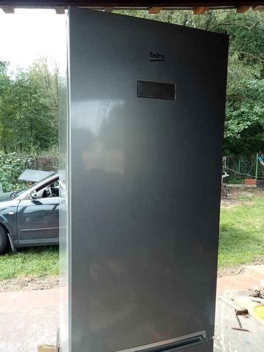 Lodówka Beko uszkodzona