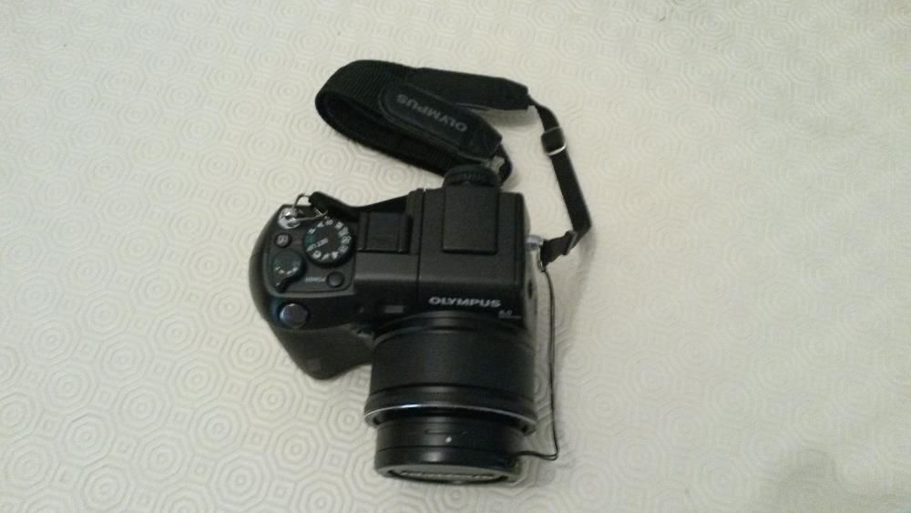 Vende-se Máquina Olympus Camedia C - 8080