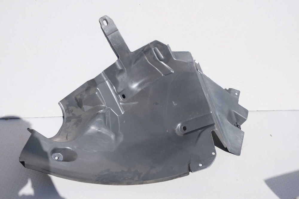 Nadkole prawy przód Mercedes E-klasa W207 Coupe