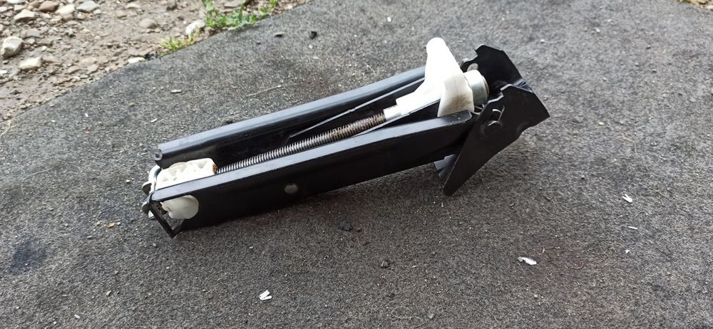 Донкрат до Renault Clio 3,Modus