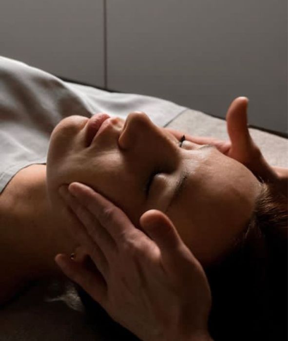 Масаж обличчя класичний\лімфодренажний (500 грн)\Соломенка\масаж тіла