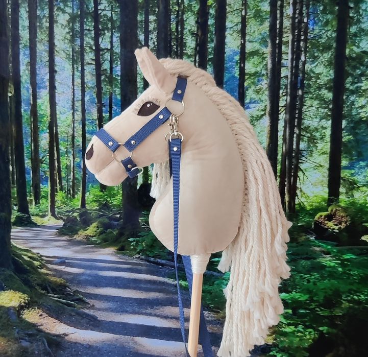 Konik na patyku hobby horse koń na kiju bułany beżowy A4