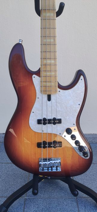Baixo Marcus Miller V7 Sire - Swamp Ash