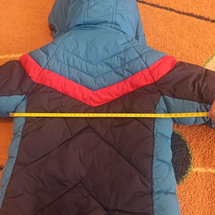 Демисезонная куртка на флисе