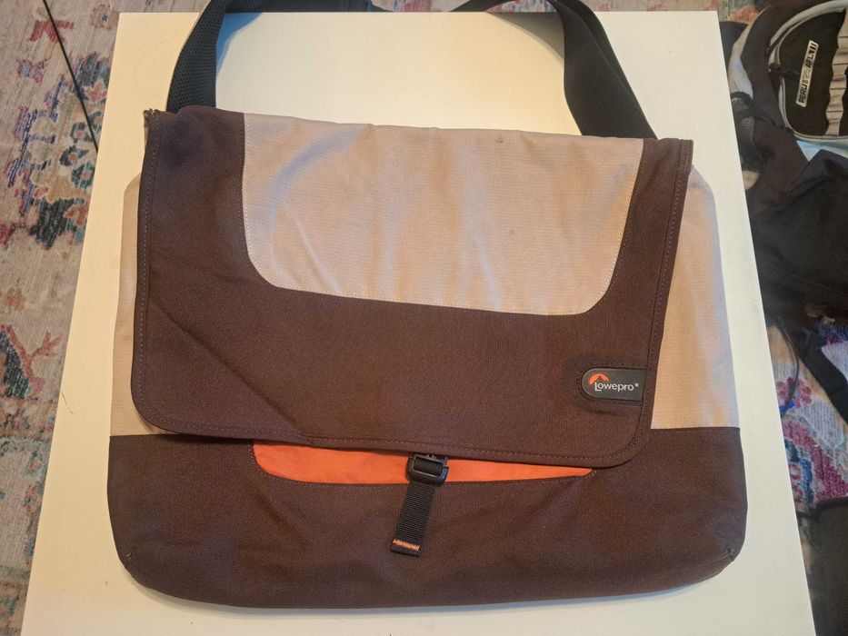 Сумка для ноутбука Lowepro Slim Factor L