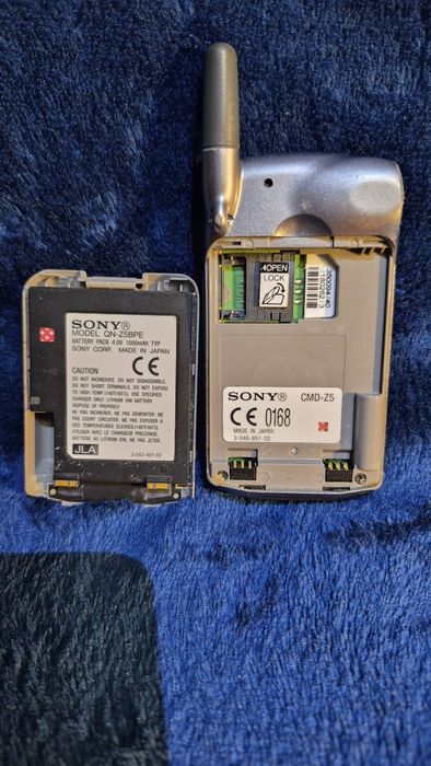 мобільний телефон Sony CMD-Z5