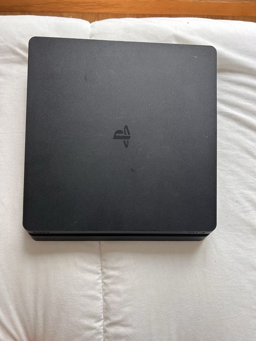 Playstasion 4 slim